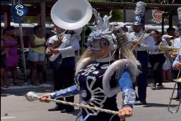 Falta de divulgação e sol escaldante: Desfile Cívico em Nossa Senhora do Socorro tem público reduzido