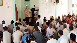 Kapolda Sulbar Sholat Jumat Bersama Narapidana 