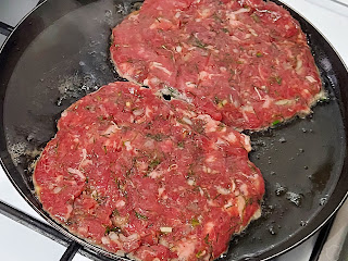 Jak zrobić cienkie kotlety wołowej jak na hamburgera - przepis na bryzol