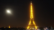 . we set off to view the Eiffel Tower at nightwow, what a sight ! (eiffel night)