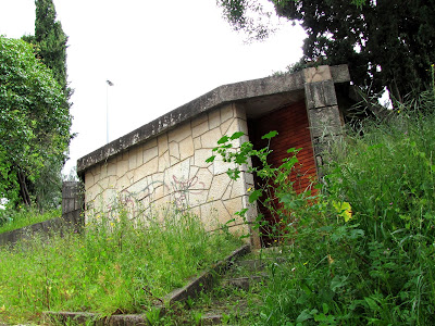 Resultado de imagem para imagens sanitÃ¡rios rua da fabrica e cerrada dos caes em tomar a dianteira