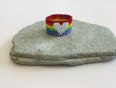 free tutorial for making a peyote stitch heart ring