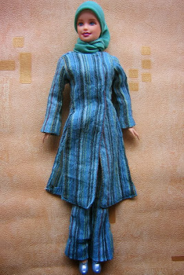 gambar boneka barbie muslim