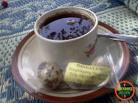 Secangkir Kopi dan Telor Puyuh