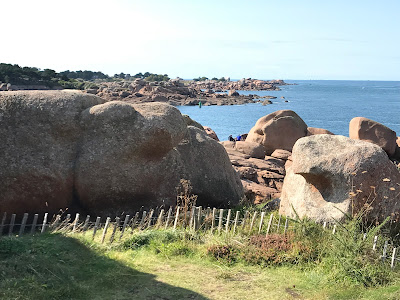 Costa de granito Rosa en Bretaña, Plomanach y Perros-Guirec