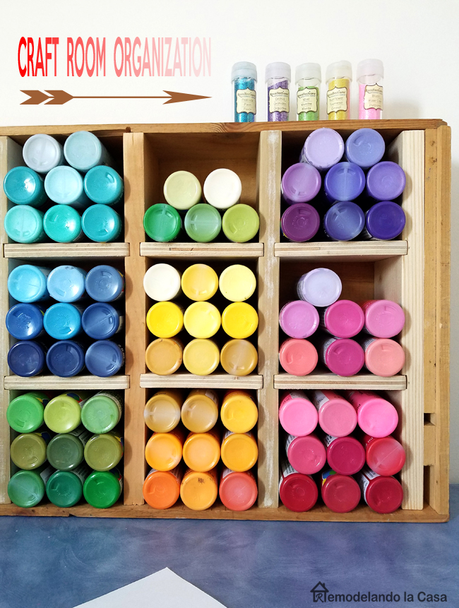 Craft Room Organization - Paint Storage Box - Remodelando la Casa