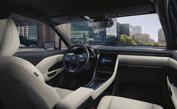 Lexus LBX 2024 - interior