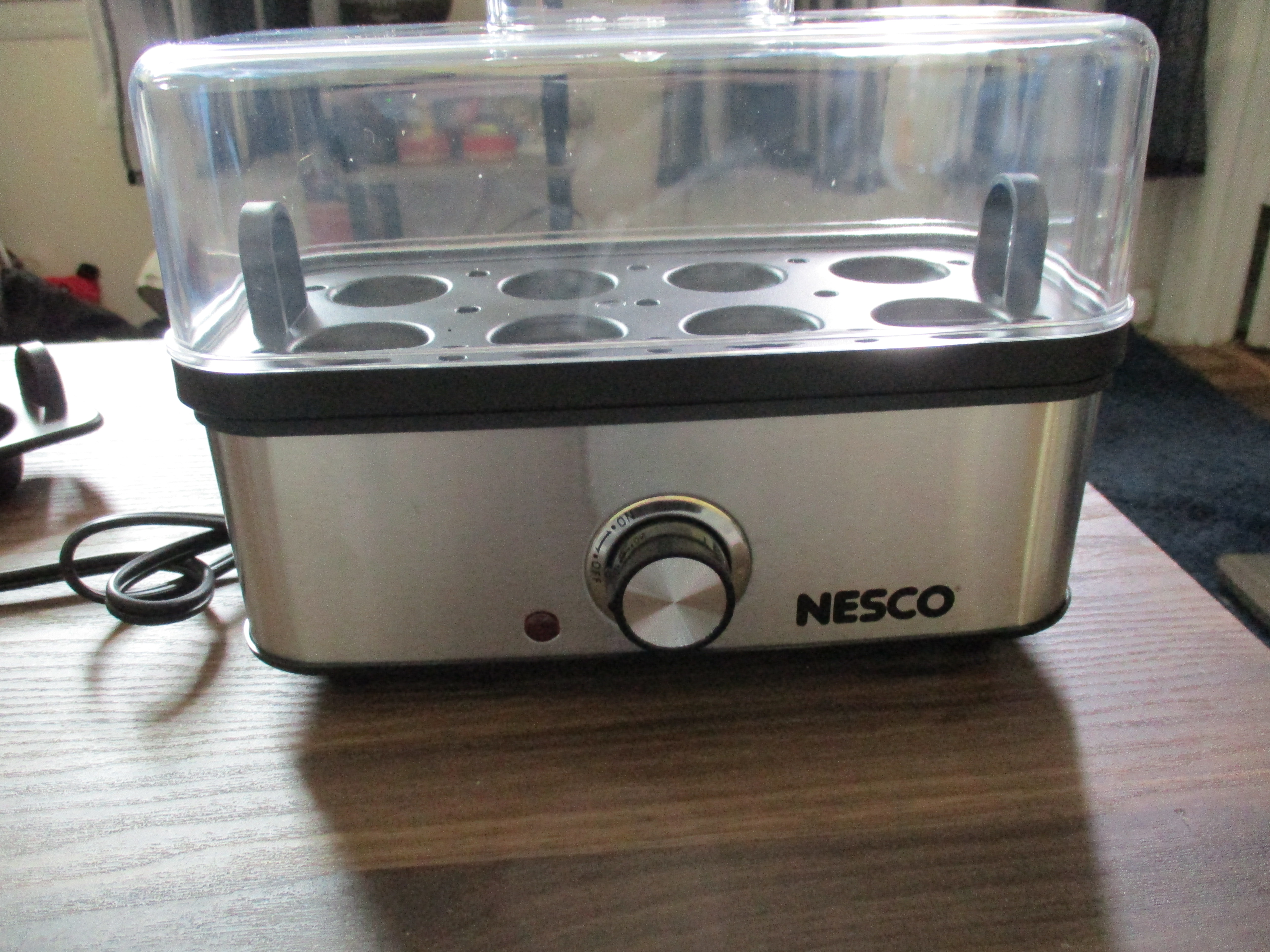 Deluxe Egg Cooker, Nesco