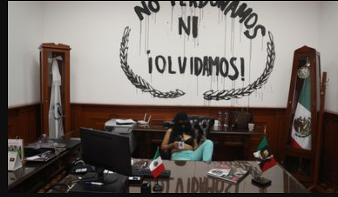 La toma de la Comisión de Derechos Humanos de México exhibe las carencias en la ayuda a las víctimas