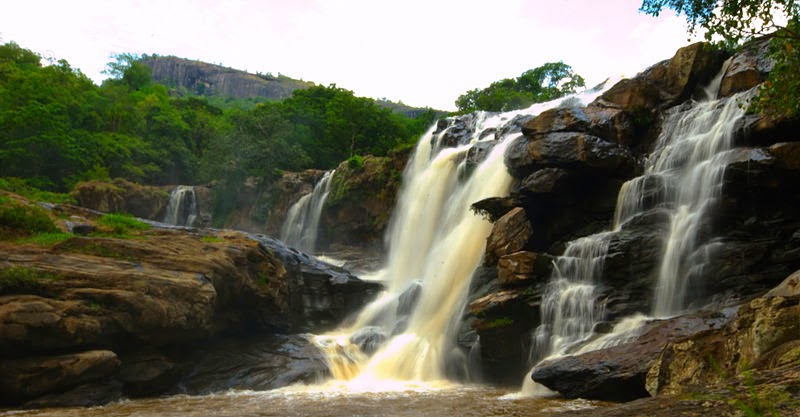 thoovanam waterfalls, waterfalls on the route to marayoor, marayoor waterfalls