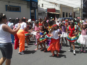 Desfile da Primavera da Escola Mundo Encantado do Saber