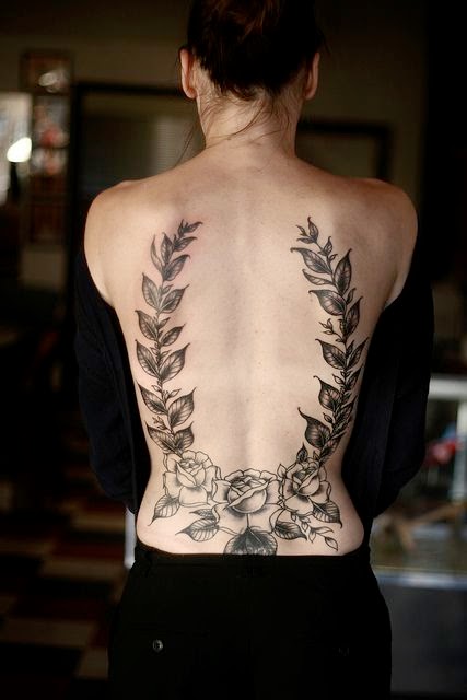 Women Full Back With US Tattoos Style, US Based Stunning Flower Tattoos, US Flower With Xmas Women Back Tattoos, Christmas Tattoos, Women With US National Symbol Tattoos,