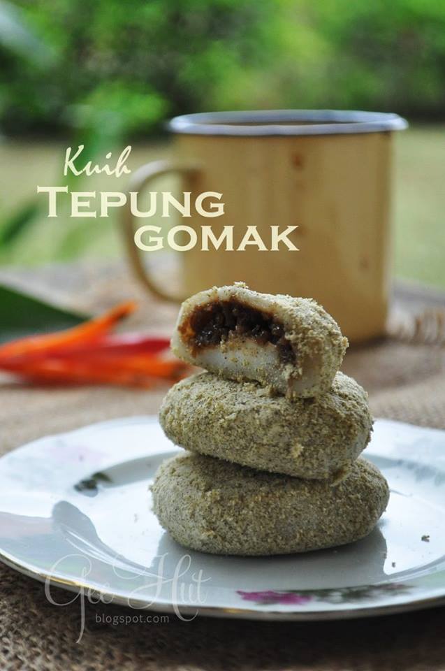 GeeHut: Kuih tepung gomak