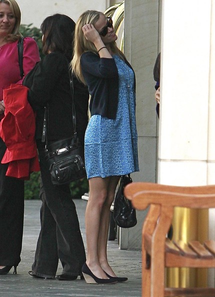 Reese Witherspoon Coat. Reese Witherspoon was seen