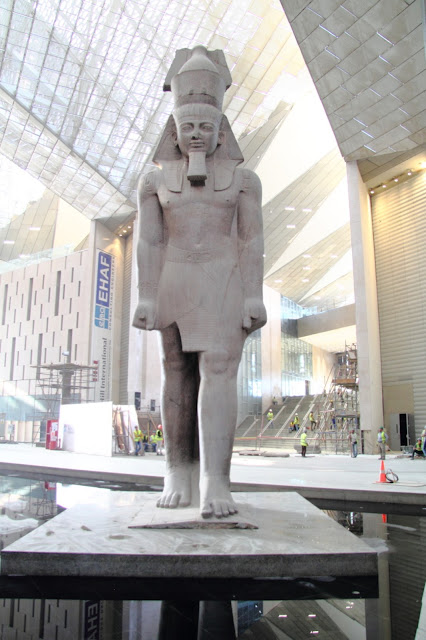 Статуя Рамсеса II, также известного как Рамзес Великий из династии Рамессидов
