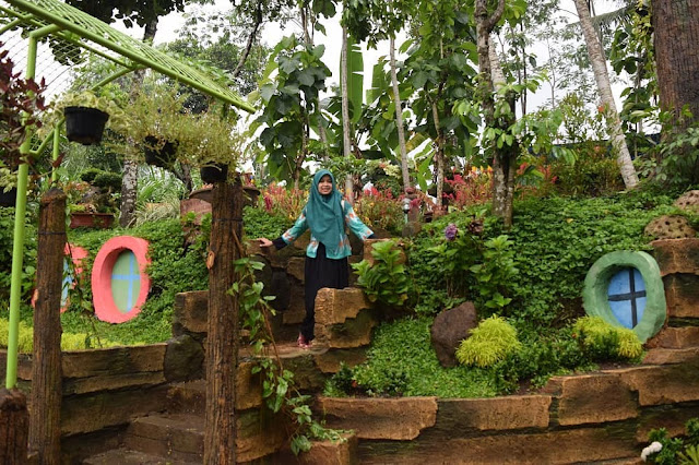 Kampung Flory Sleman, Pilihan Wisata Keluarga Berkonsep Agro