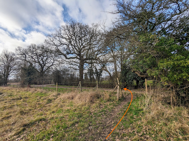 Turn left, still on Little Berkhamsted footpath 6