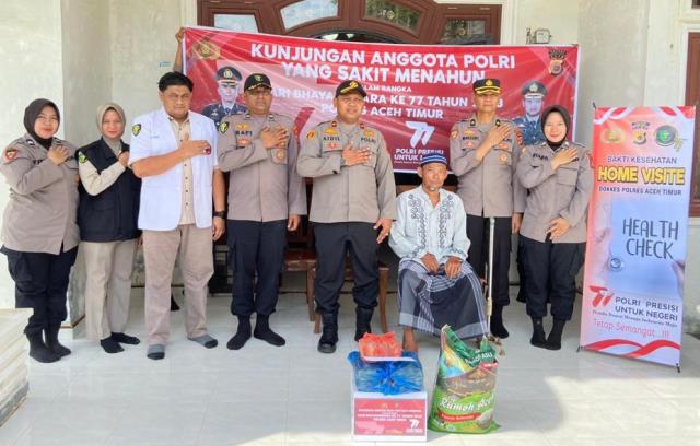 Peringati HUT Bhayangkara ke 77, Wakapolres Aceh Timur Anjangsana ke Personil Yang Sakit