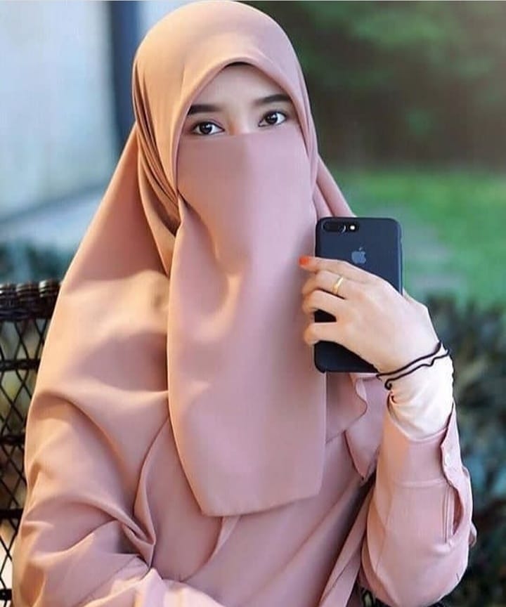 Hijab Girl DP