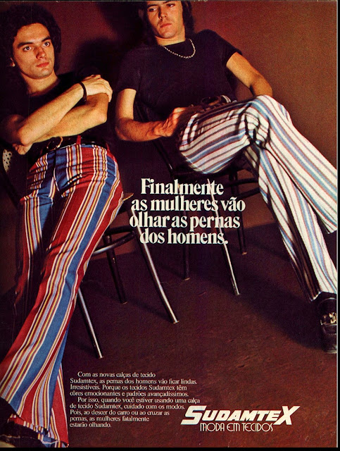 Propaganda das Calças Sudamtex nos anos 70 com modelos masculinos.