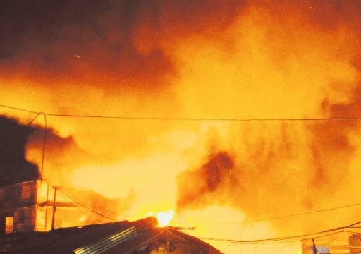 Terjadi Kebakaran   Di Kawasan Lorong Tahu Mardika Kota Ambon 