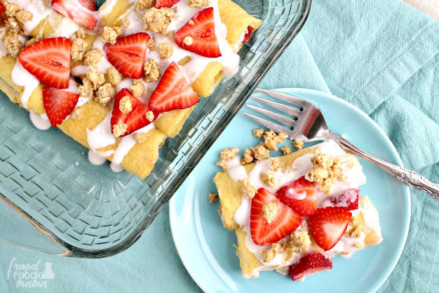 Packed with not just one but two types of yogurt, these Strawberry Explosion French Toast Roll-Ups are sure to keep the kiddos fueled & focused right up until that lunch bell rings.