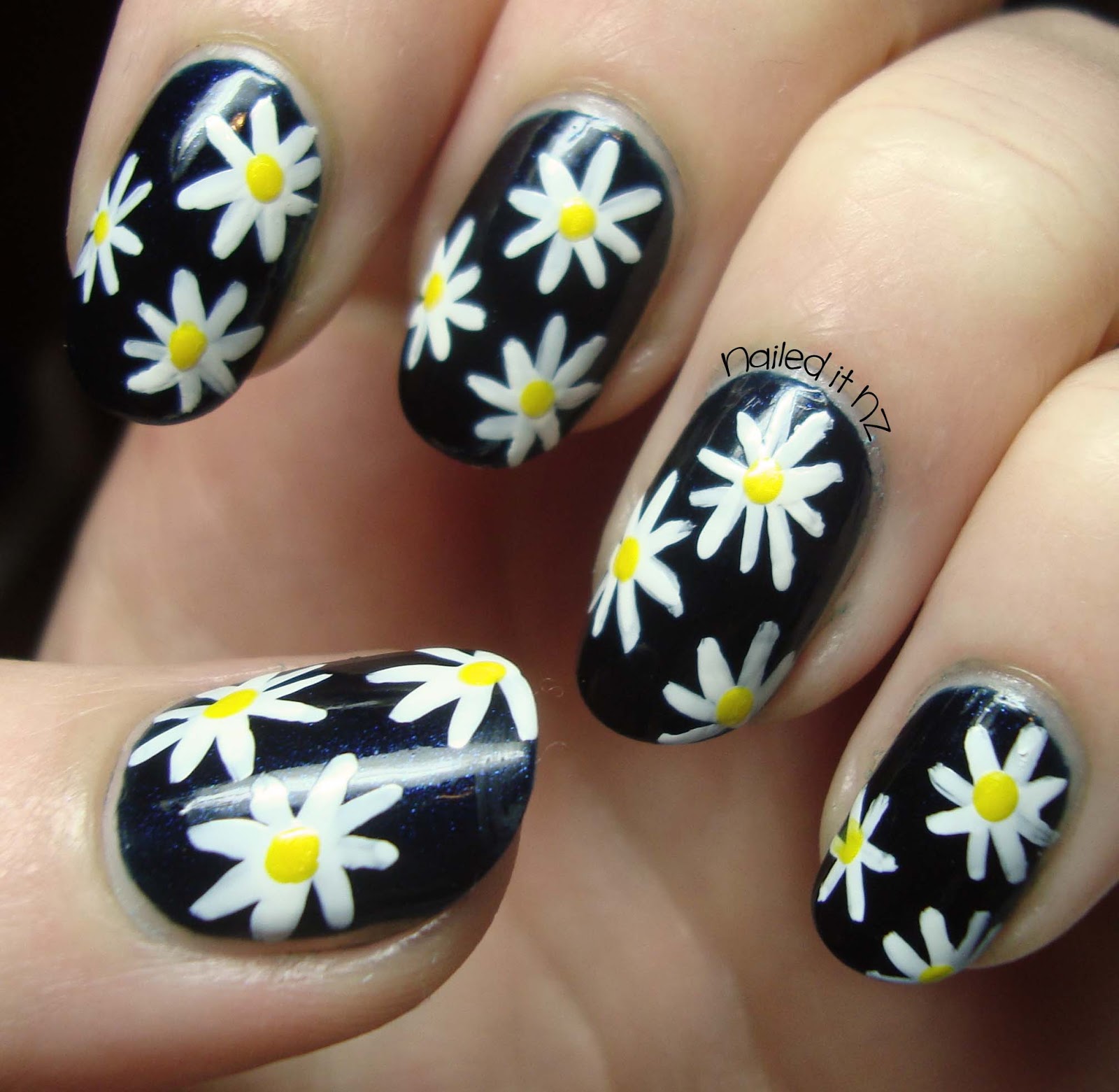 Daisy Nails Tutorial