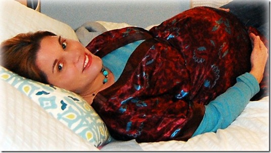 bellyonbed[3]