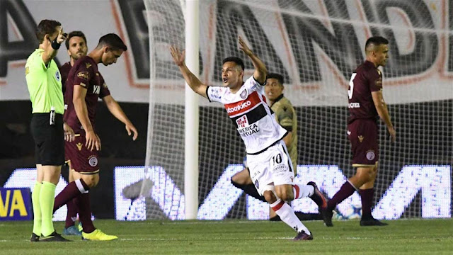 Chacarita goleó a Lanús en San Martín en el último partido de la Superliga 2017