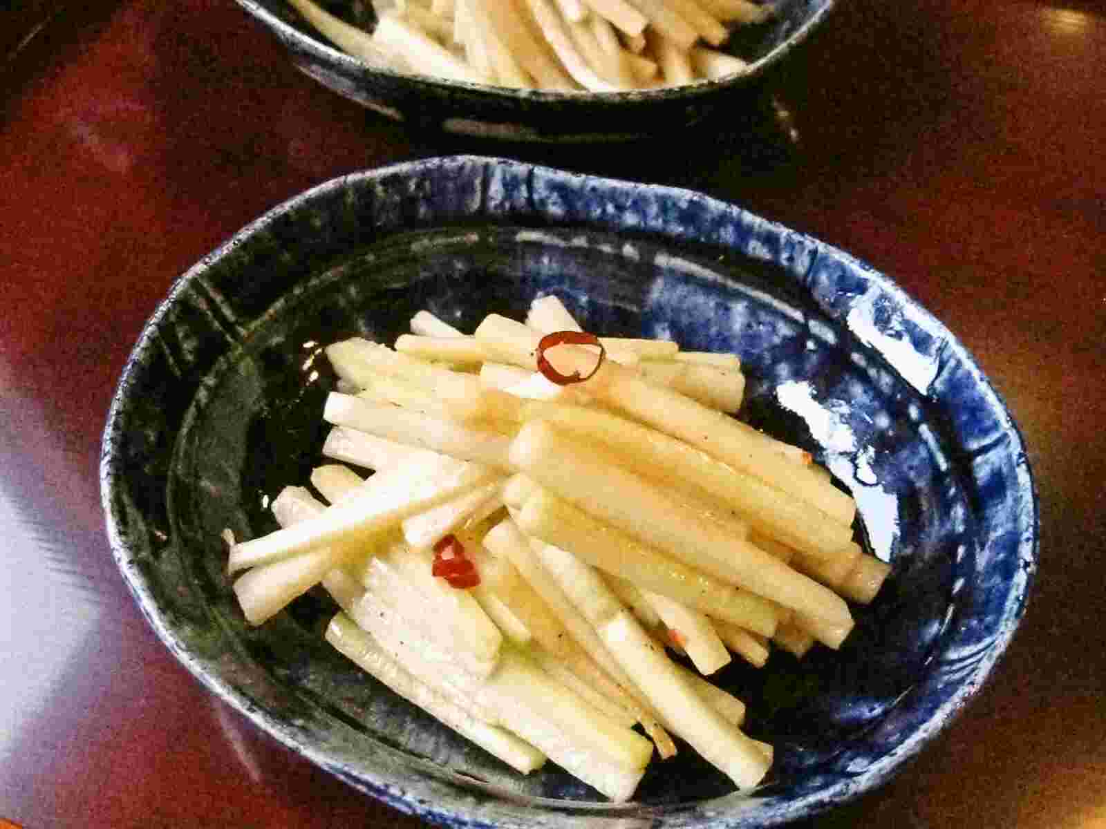 Recipes for Tom: Daikon no kawa no kinpira / kinpira saute of daikon radish skin
