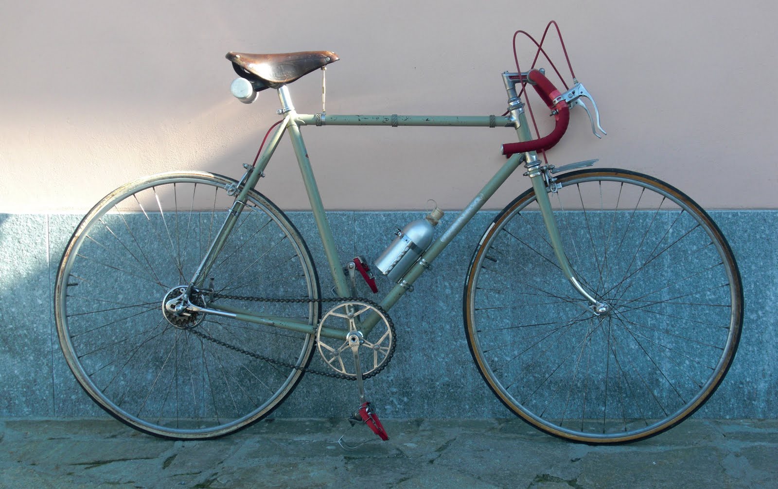 bicicletta epoca da corsa artigiano marca guglielmo a messina fotografia