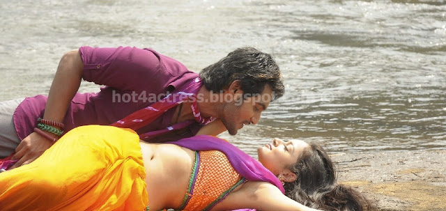 Shanvi Hot Navel Sexy Navel Kiss