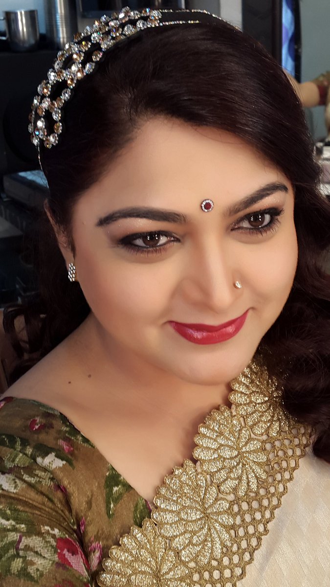 Actress KhushbuSundar Latest HD Images In Saree