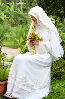 Model Kebaya Pesta Muslim Elegan Modern Terbaru