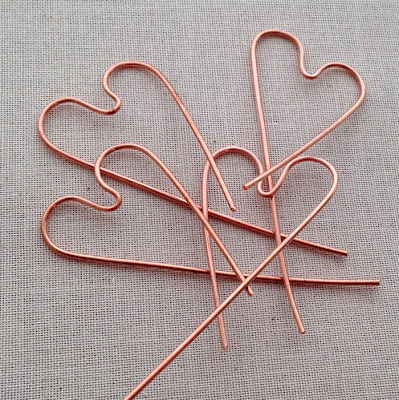 This is a great technique to make four wire jewelry frames (or earwires) at once and have them all match.  Lisa Yang's Jewelry Blog