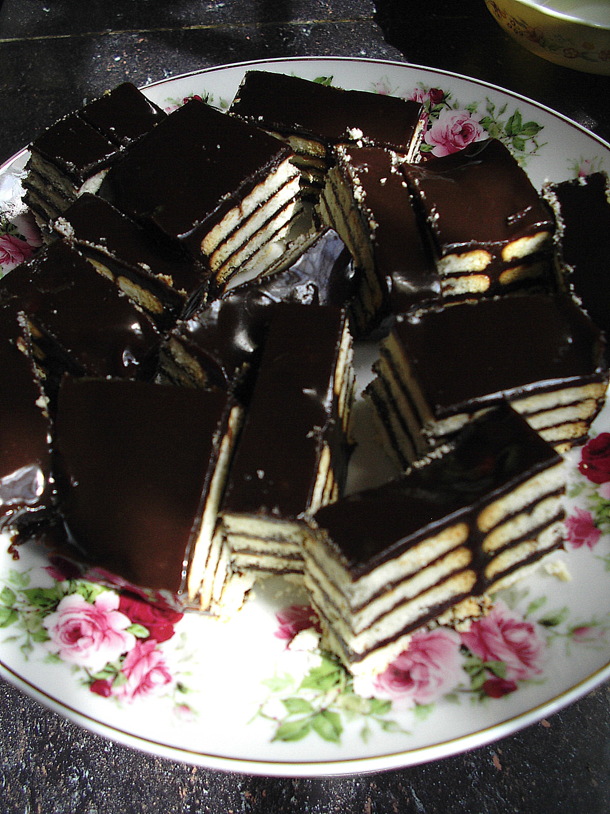 KEK BATIK COKLAT