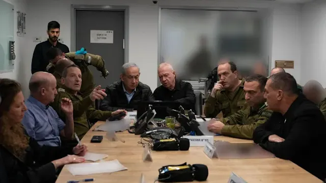 Israeli DM Gallant and military echelon in the Kirya HQ in Tel Aviv during the strike (Ariel Hermoni (IMoD))
