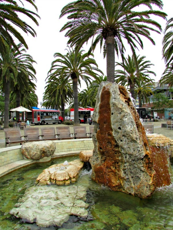 Jack London Square // Water Fountain