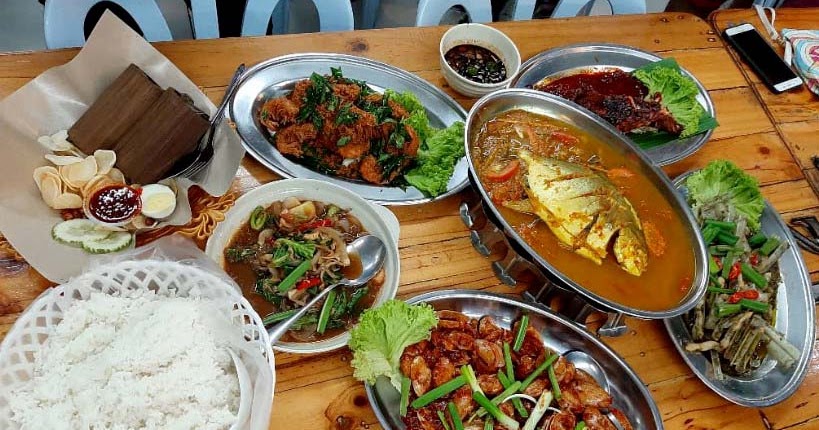 Sisik Restoran Ikan Bakar Tawarkan Makanan Laut Bakar 