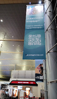 fotografía de un cartel en el aeropuerto de Bogotá