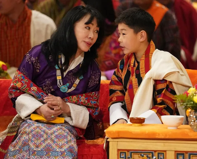 King Jigme Khesar Namgyel Wangchuck, Queen Jetsun Pema, Princess Sonam Yangden, Crown Prince Jigme and Prince Ugyen