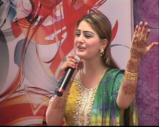 Pashto Singer Ghazala Javed photo