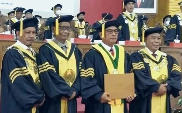 Moeldoko Raih Gelar Doktor Kehormatan dari Universitas Negeri Semarang