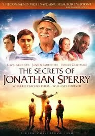 Los secretos de Jonatan Sperry
Dustin, Albert y Mark son mejores amigos y como todo joven a los doce años no piensan sino en todo lo que podrán disfrutar durante el verano de 1970. Cuando Dustin se compromete a cortar el césped de Justin Sperry, el septuagenario que conoce de vista de la iglesia, una amistad única inicia entre ellos. ¡Los acontecimientos del resto del verano quedarán grabados en la memoria de Dustin y sus amigos!