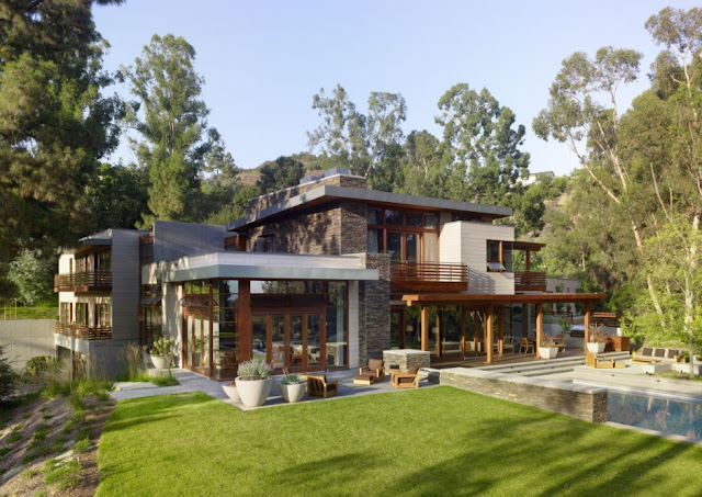 Modern dream home design for Mandeville Canyon Residence