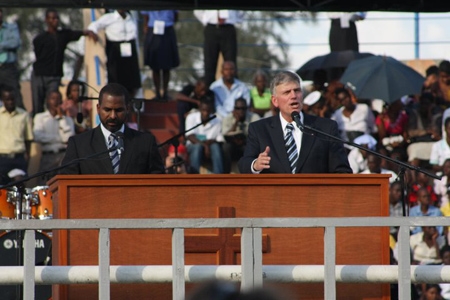 billy graham preaching. Franklin Graham preached the