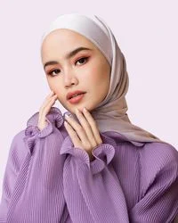 Buat Hijabers Intip 10 Inspirasi Padu Padan Warna Lilac Yang