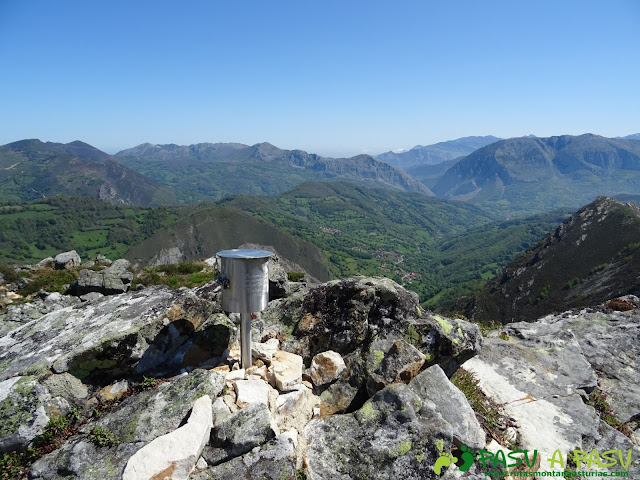 Buzón de cima de Peña Tromeu