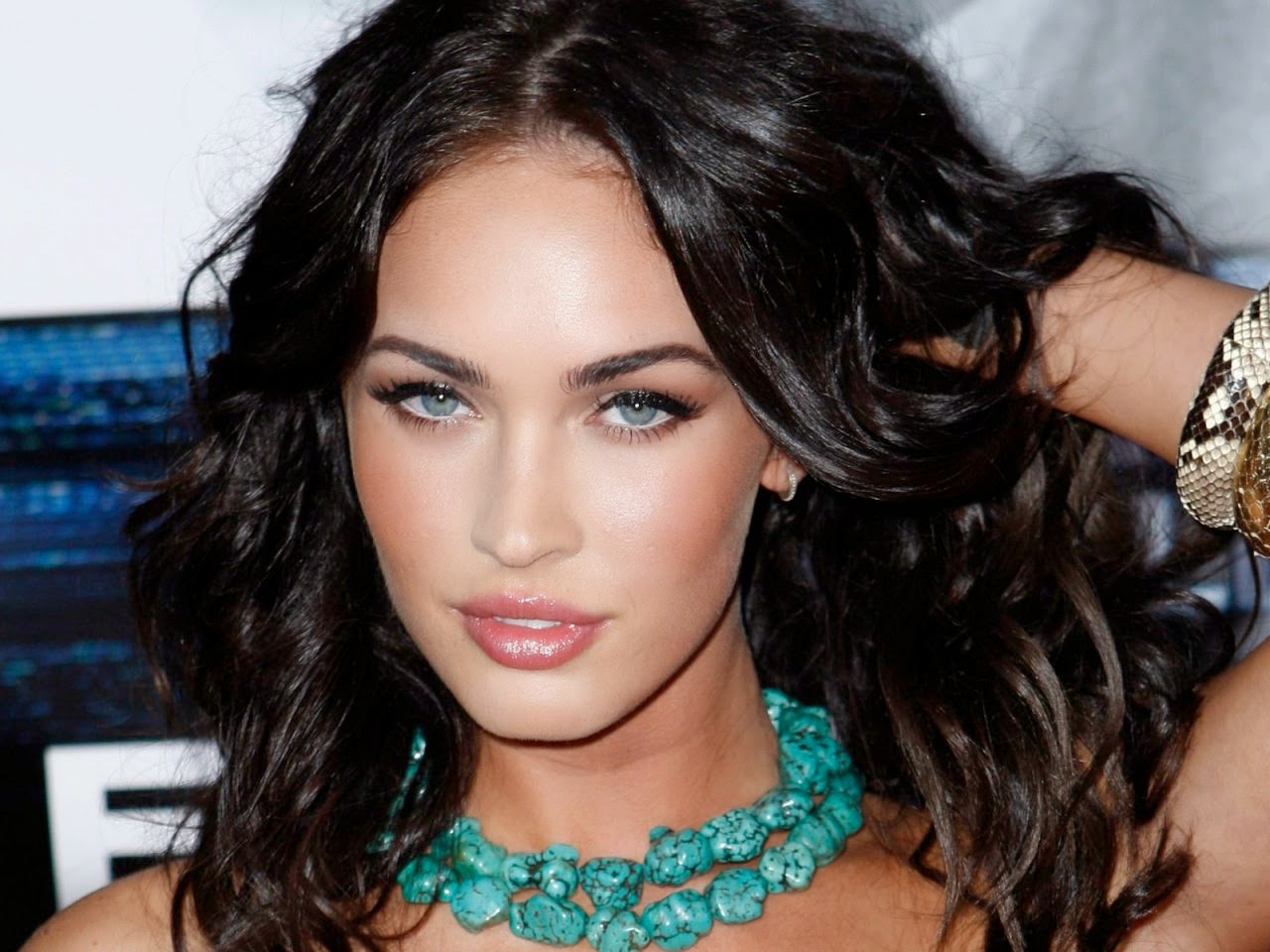 Megan Fox optic makeup