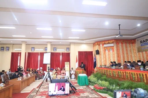 Wali Kota Riza Falepi Menangis Di Kantor DPRD Payakumbuh